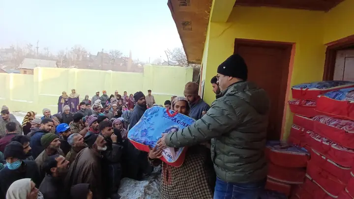 Care World and Al-Hasanaat Foundation (UK) Collaborate to Distribute Winter Kits 2024