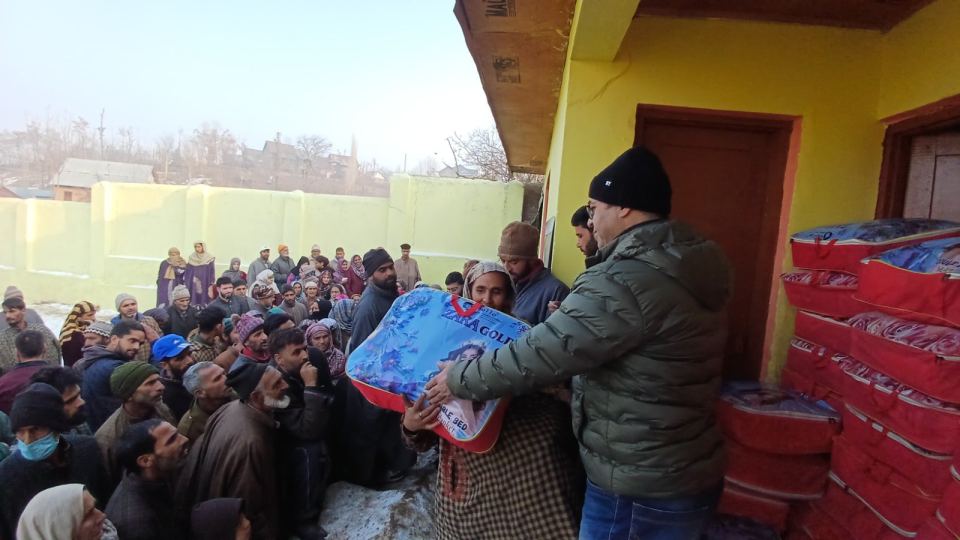 Care World and Al-Hasanaat Foundation (UK) Collaborate to Distribute Winter Kits 2024